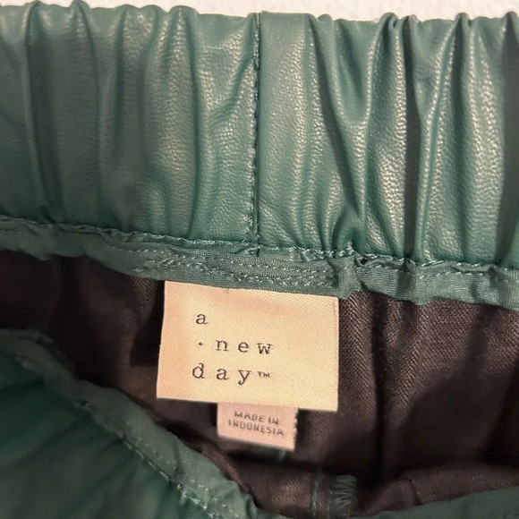 Women’s size small flux A line green skirt. A‎ new day brand. - Picture 5 of 8